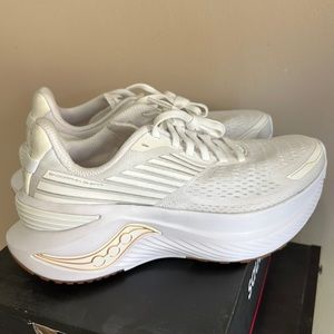 Saucony Endorphin Shift 3